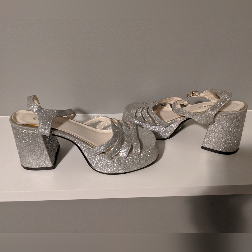 Vintage 90s Chunky Platform Silver Glitter Open Toe Heels - Size 6